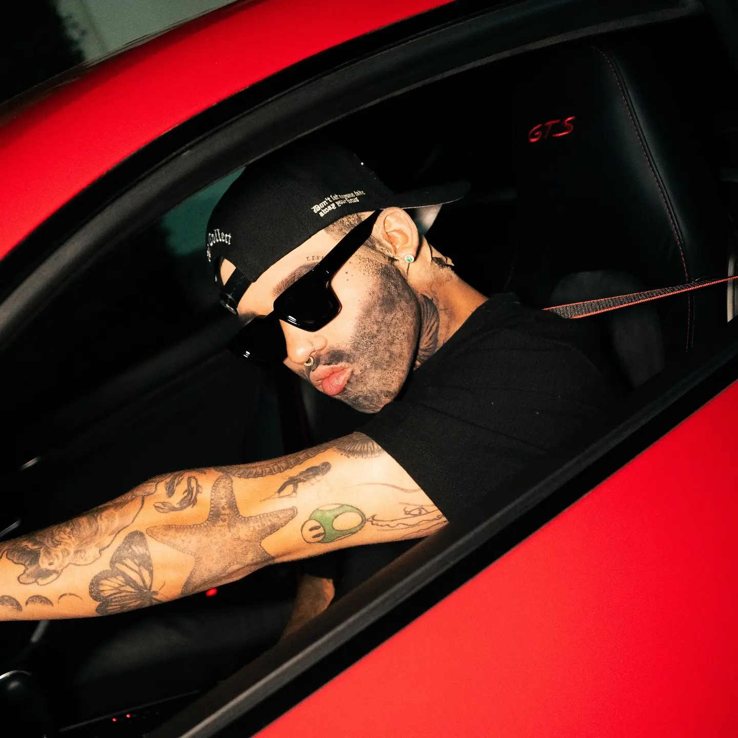 Reggaeton Star Sparks Buzz With Puzzling Message as Fans Decode His New Vibe - Fans All In!