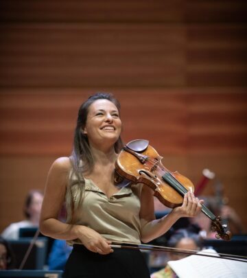 Nicola Benedetti Stuns On Scottish Stage With Brahms Concerto