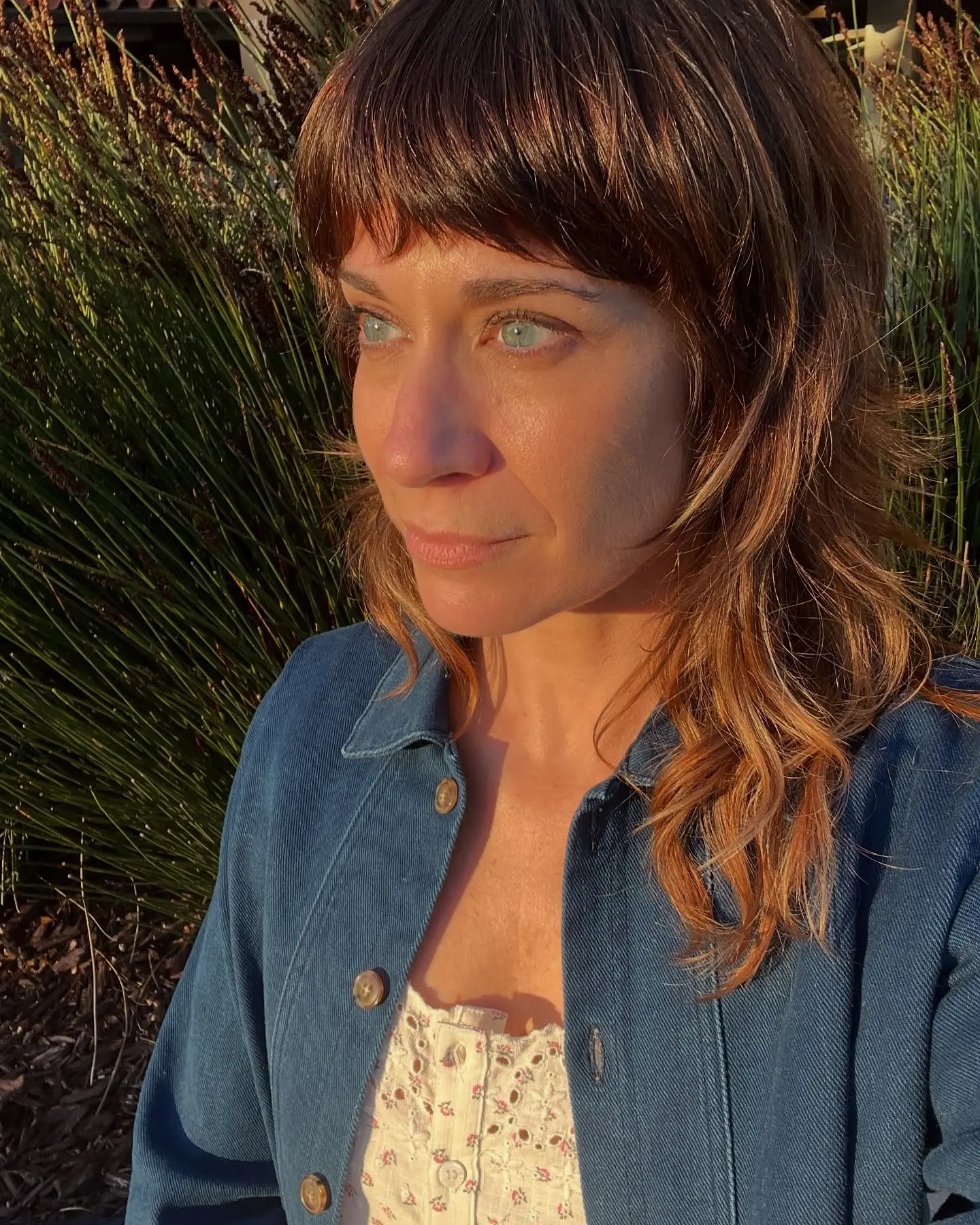 Nicole Atkins’ Laser-Eyed Vanity Moment Atkins shines uniquely as she turns her gaze into laser beams, defining celebrity chic!!