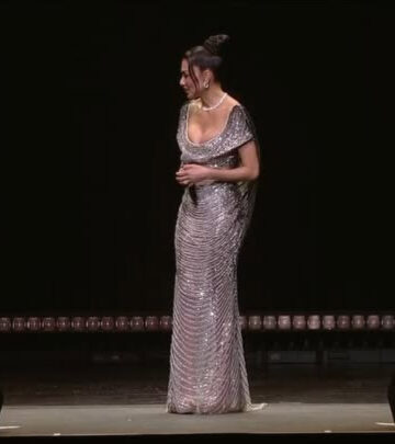 Nicole Scherzinger Sings “I Am What I Am” Live