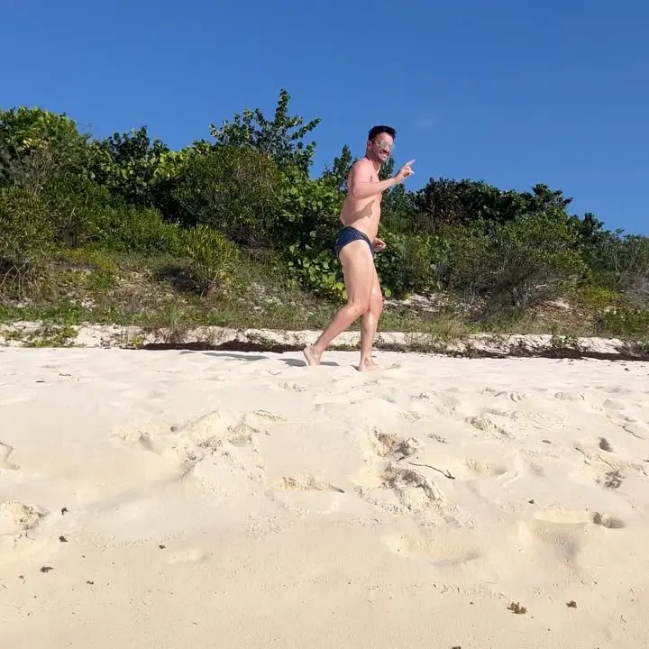 Nicole Scherzinger's Tropical Getaway