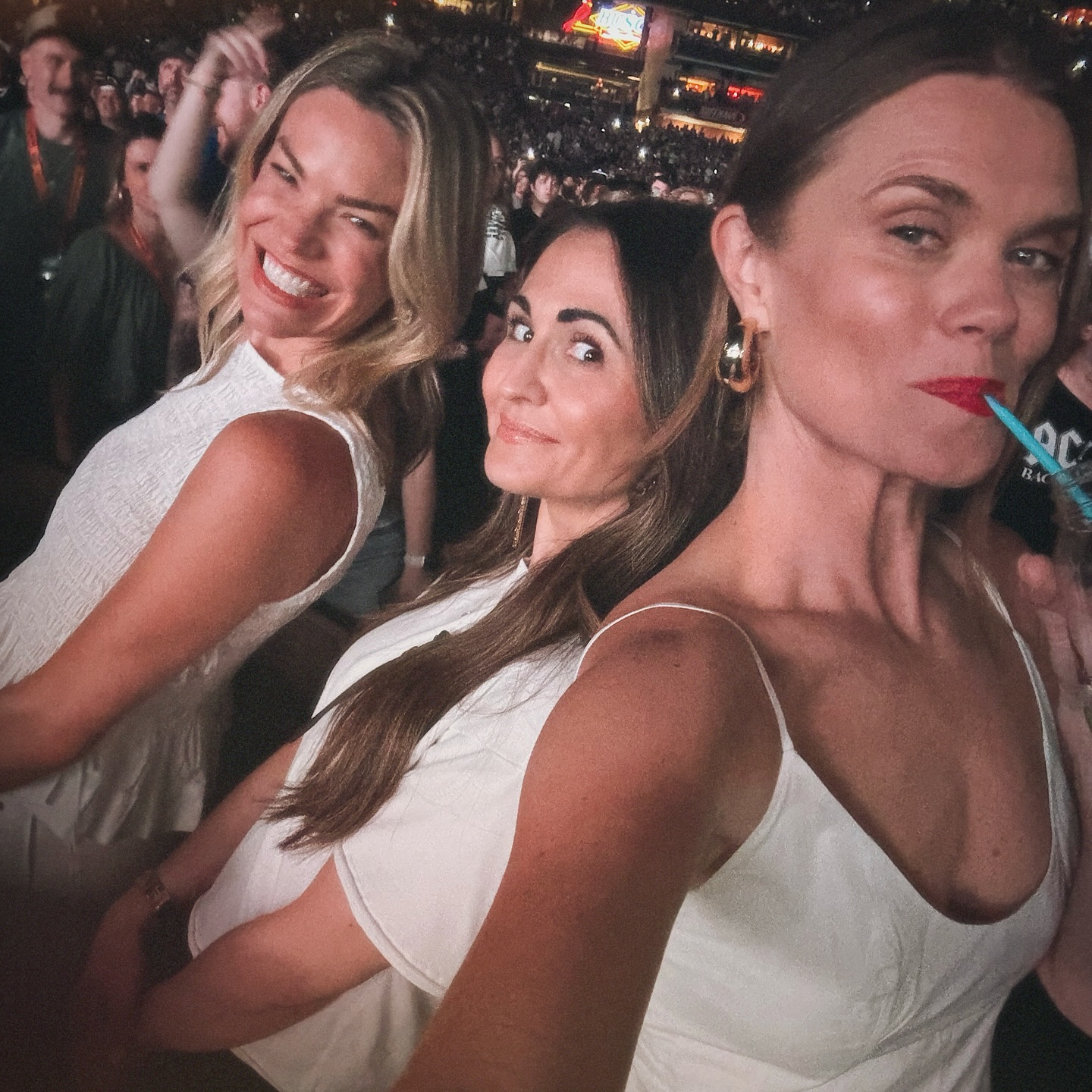 Nicolle Galyon Shares ‘Post Posty Post’ on Instagram