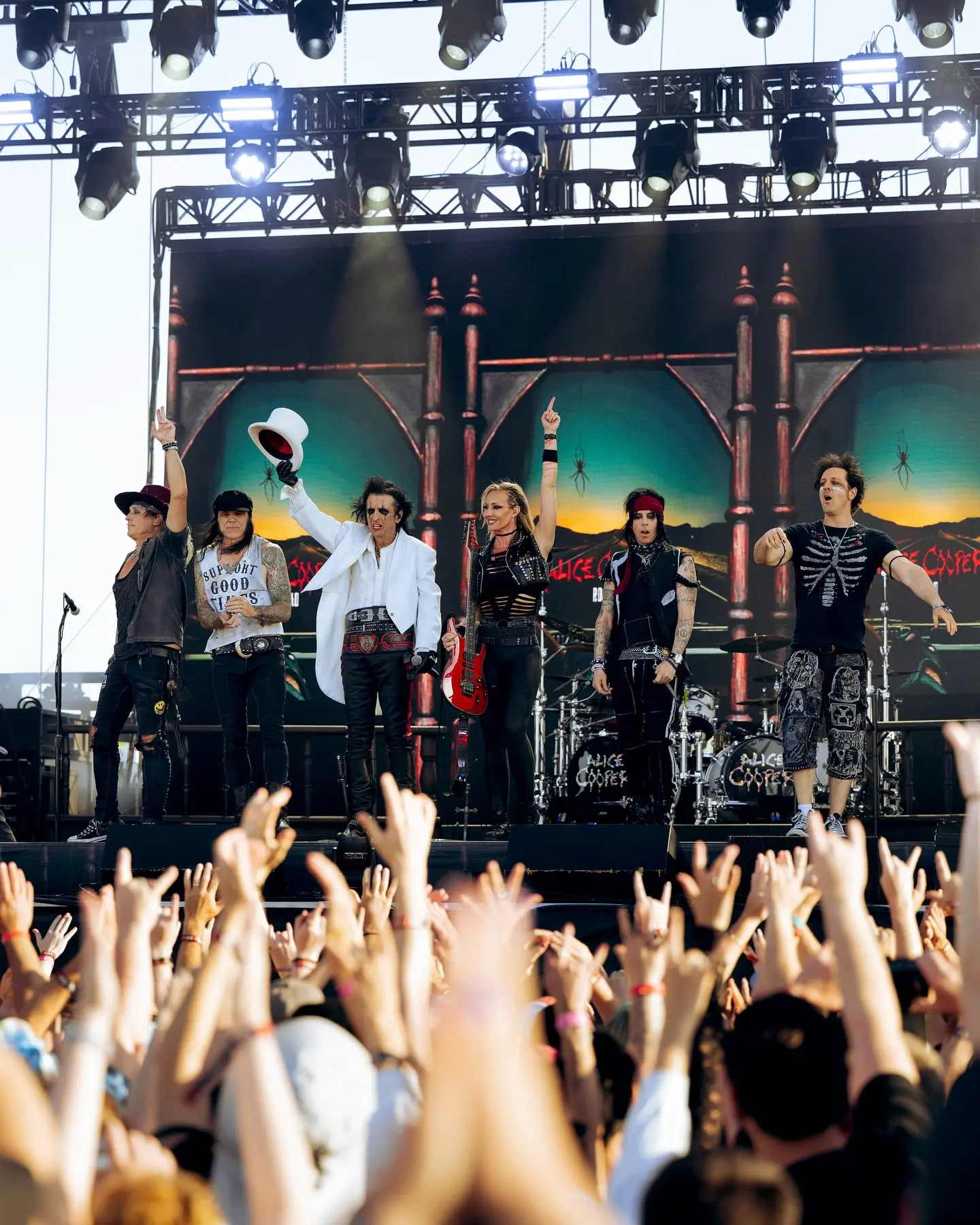 Nita Strauss Rocks Boardwalk Rockfest
