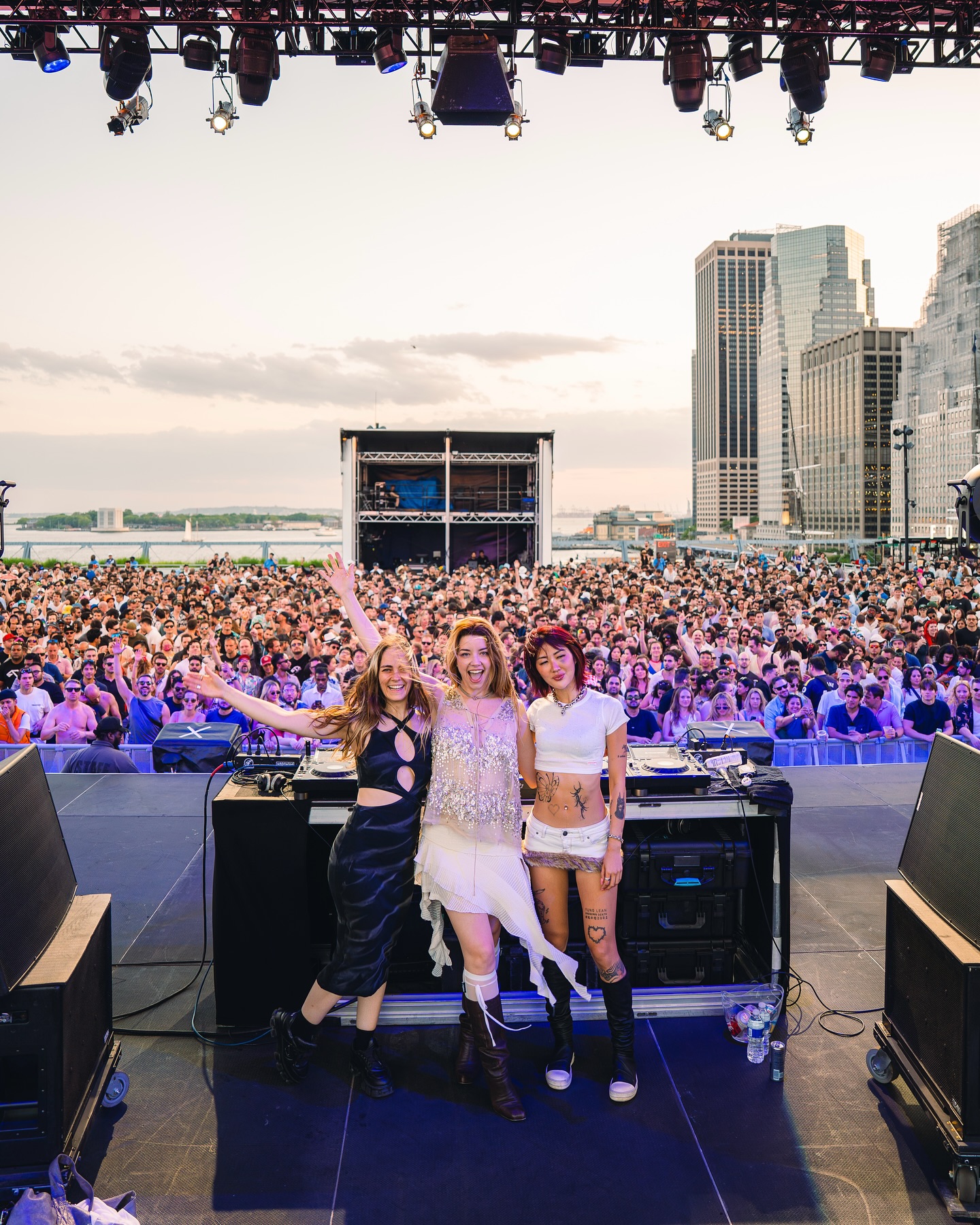 NYC Set Shines at Anjunadeep’s 25th Anniversary HANA dazzles in NYC with a stellar performance celebrating 25 years of Anjunadeep magic!!!