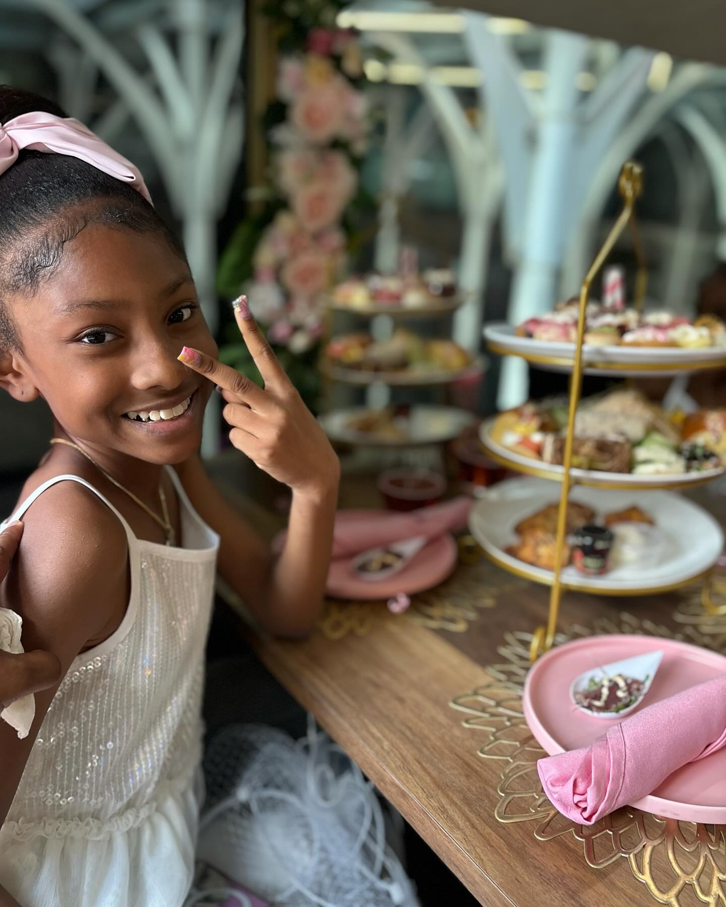 NYC Tea Outing With Mychal~Bella and Friends