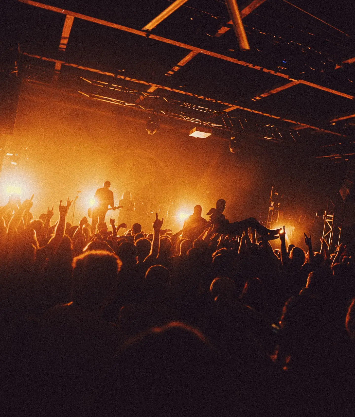 Of Mice & Men Charleston Photo Spark Tour Buzz Rocking Charleston: Of Mice & Men stun with vibrant photos capturing tour energy and art.!