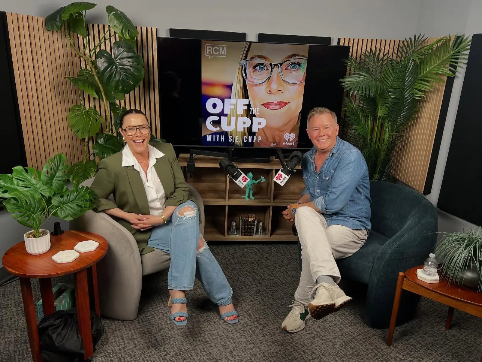 Off The Cupp Podcast Merges Politics And Pop Culture Lively chat blending political wit and Hollywood charm in a one-hour podcast journey live!