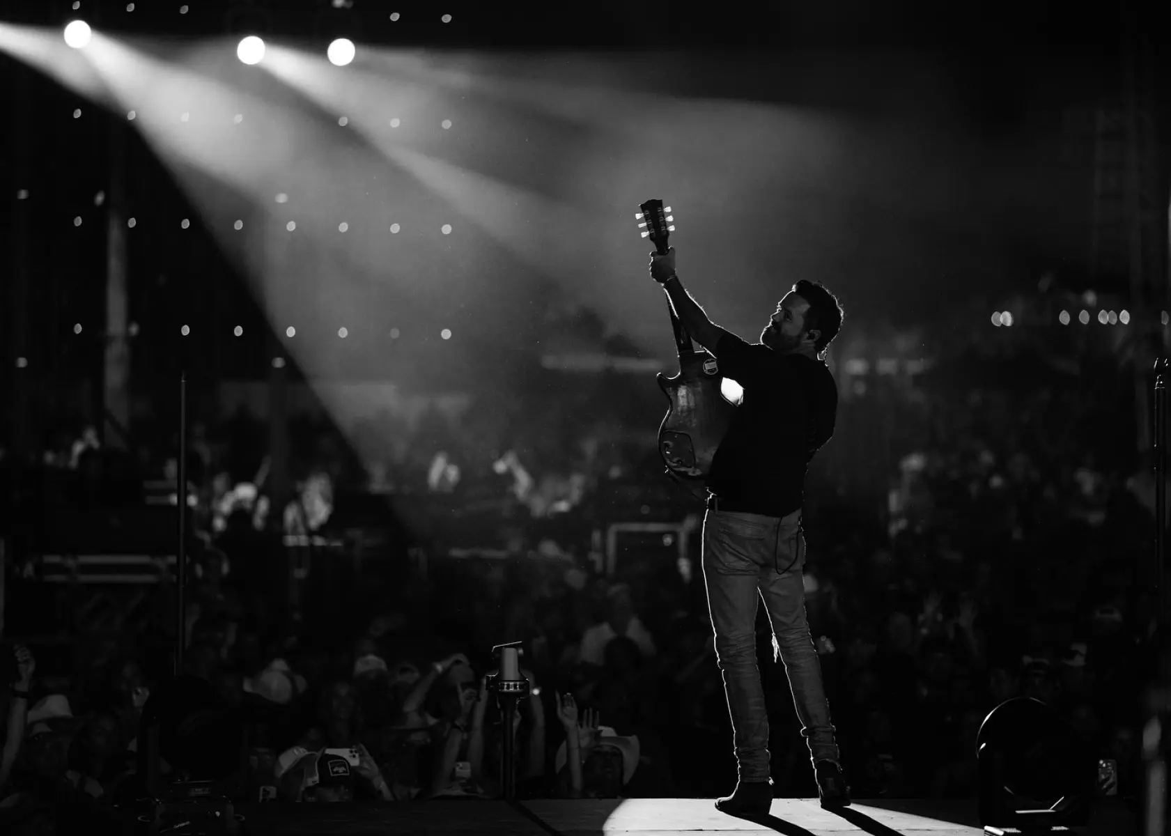 Old Dominion Captivates SoCal Fans Old Dominion shows heartfelt gratitude to SoCal fans, sharing energy and memorable moments.