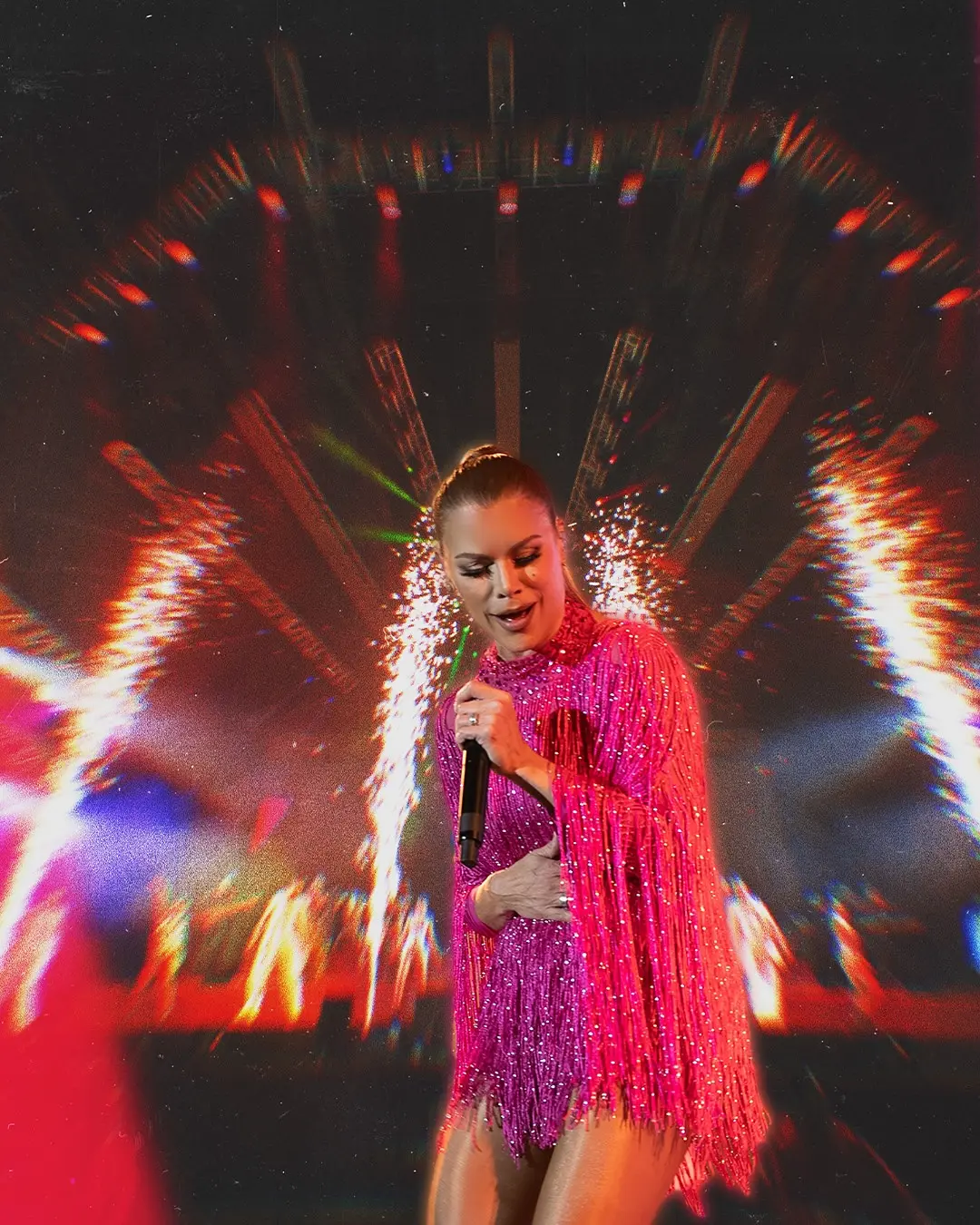 Olga Tañón Lights Up Lima with #HayKeSerFeliz Tour