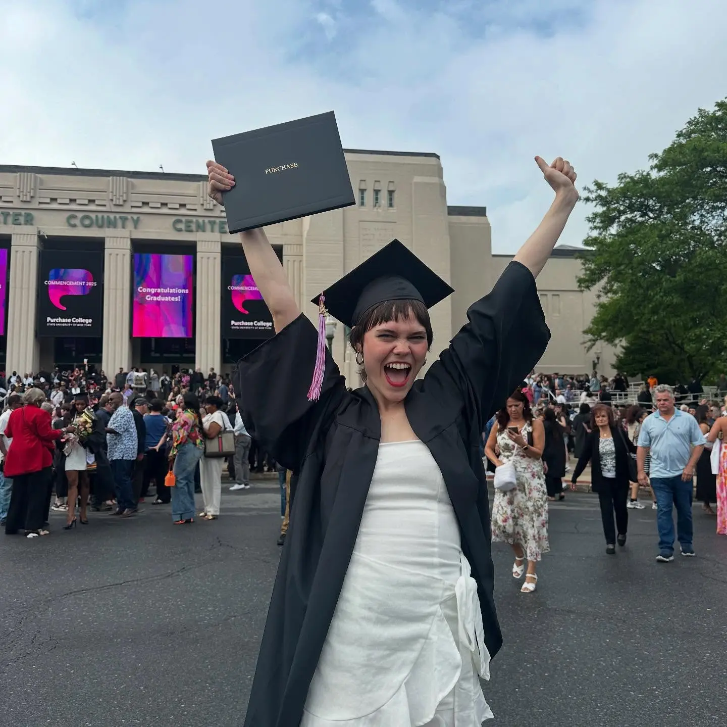 Oona Laurence Graduates Magna Cum Laude In Acting Honoring a transformative journey and exceptional achievement in performing arts BigWin!