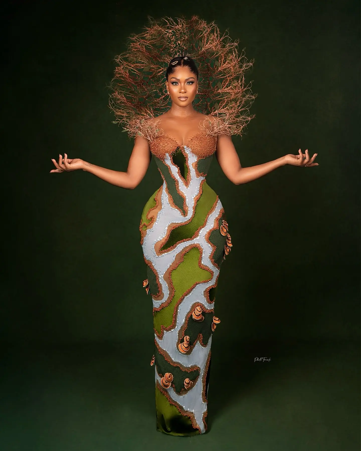 Osas Ighodaro And Veekee James Radiate Earthy Glamor Celebrating natural elegance and flair, Osas Ighodaro and Veekee James set AMVCA 11 abuzz!