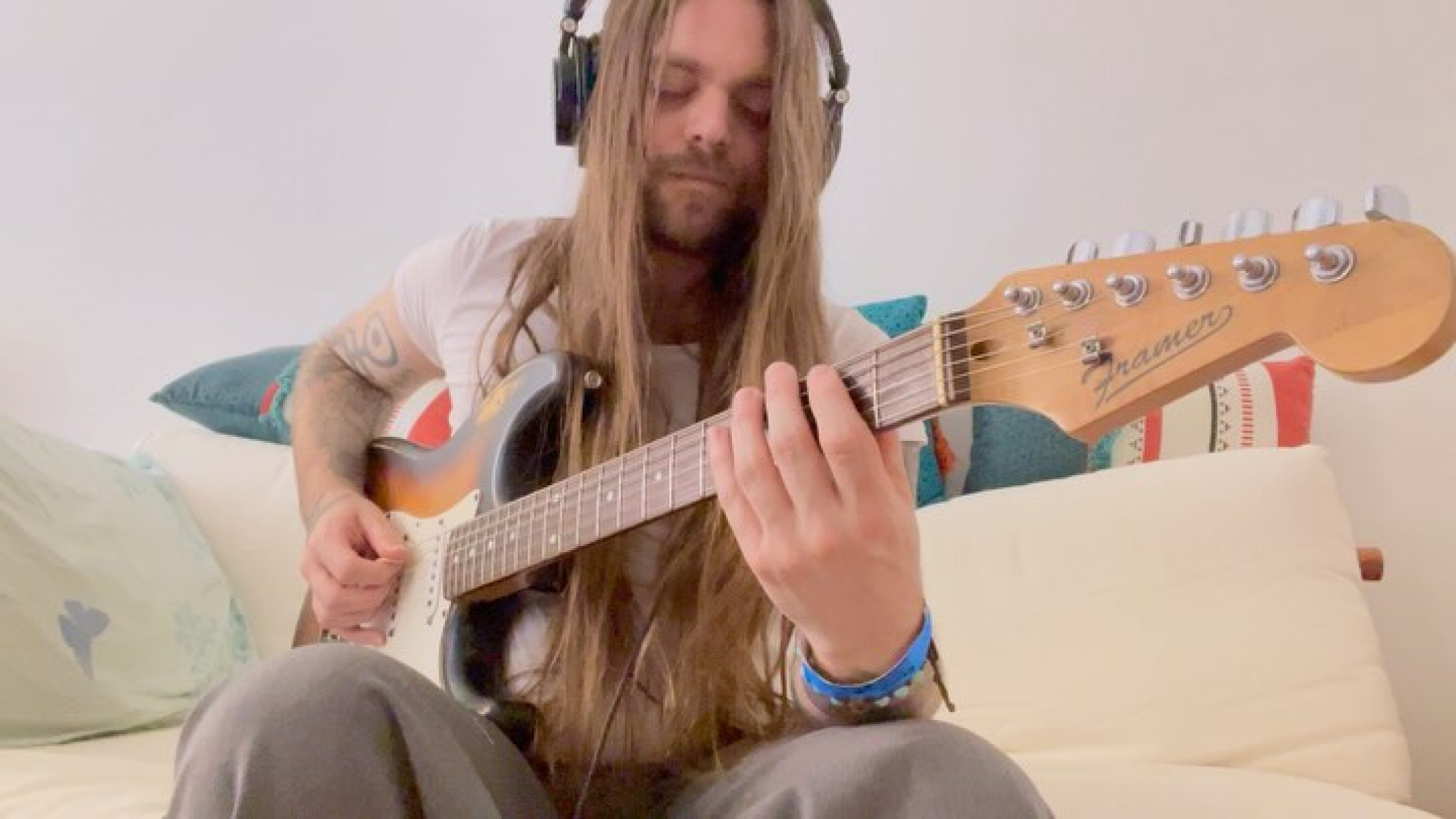 Pablo Scarpa Unveils His ‘Trash Panda’ Guitar Find Celebrity guitarist Pablo Scarpa debuts a 90€ instrument proving creativity outshines cost