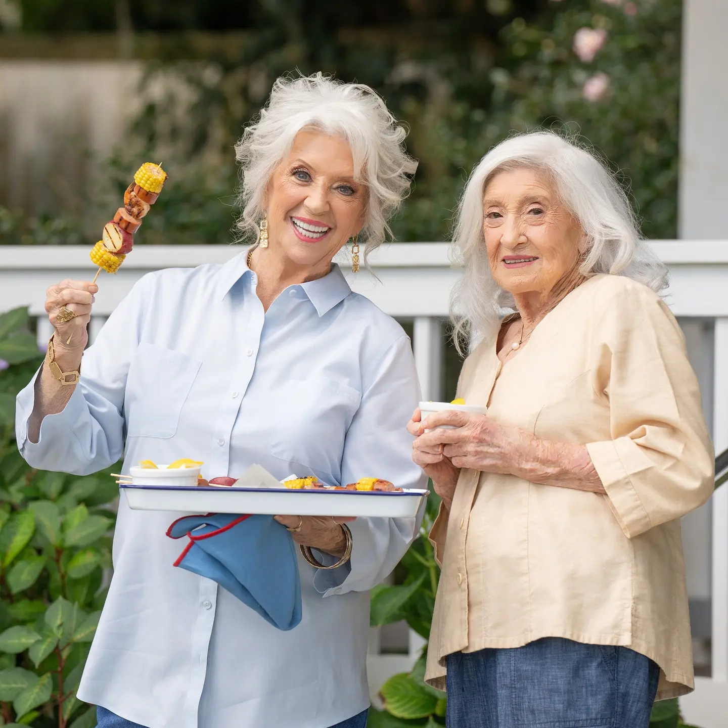 Paula Deen Shares Easy Memorial Day Finger Food Recipes Make Memorial Day hosting a breeze with Paula Deen’s quick Southern finger foods all love.