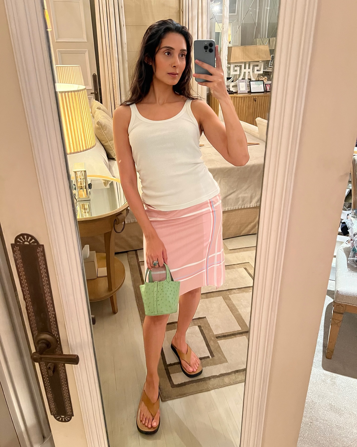 Pernia Qureshi Stuns With Relaxed Summer Chic Look