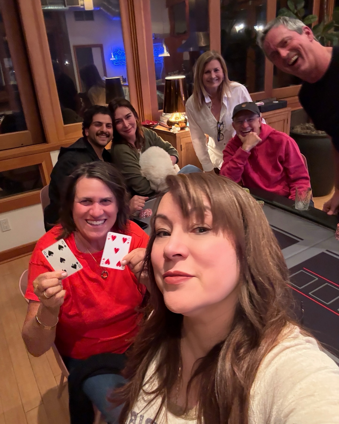 Poker Night Charm: Jennifer Tilly Shines at Amber’s