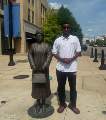 Prince Honors Rosa Parks on Atlanta Road Trip