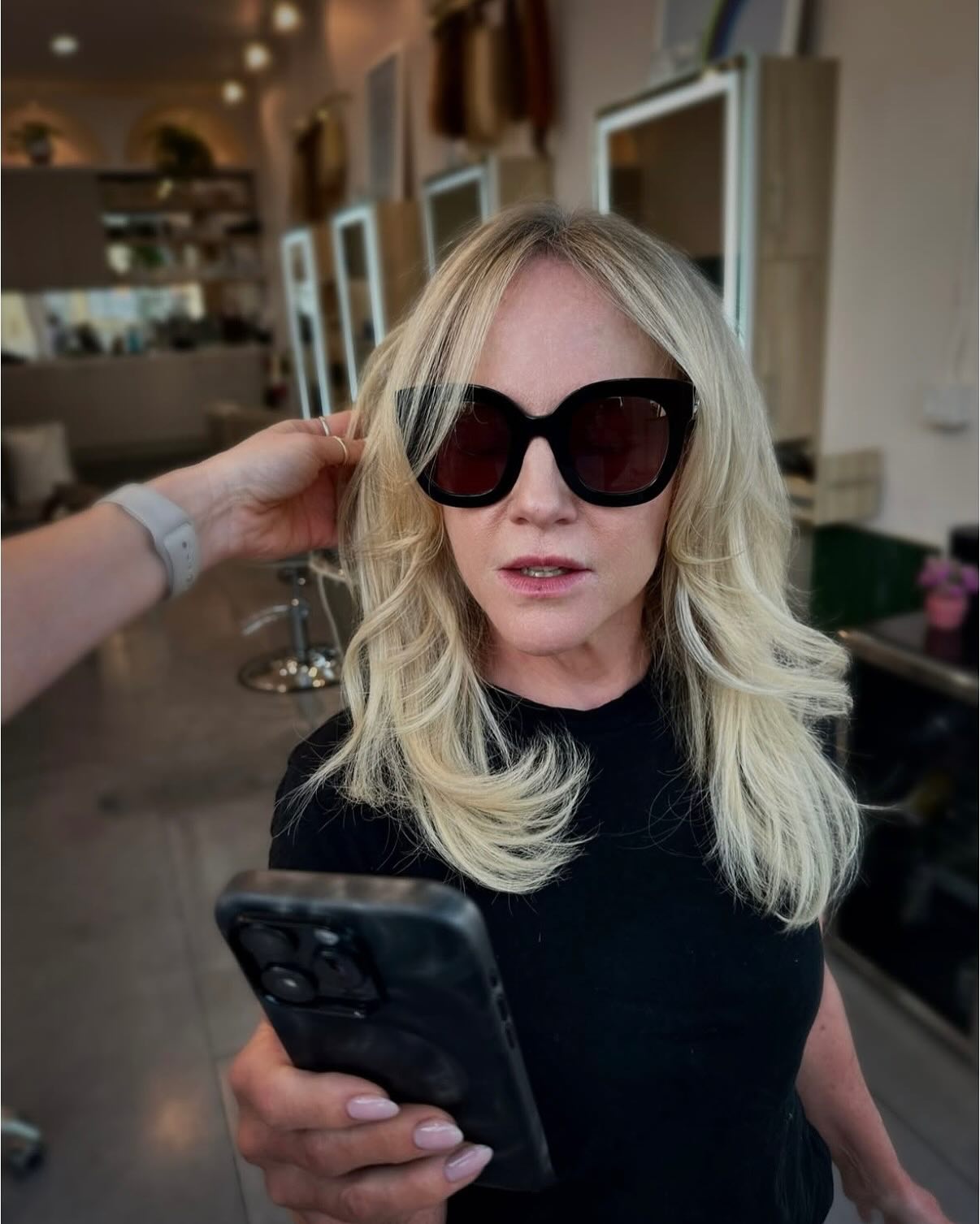 Rachael Harris Dazzles In Captivating Photo Dump