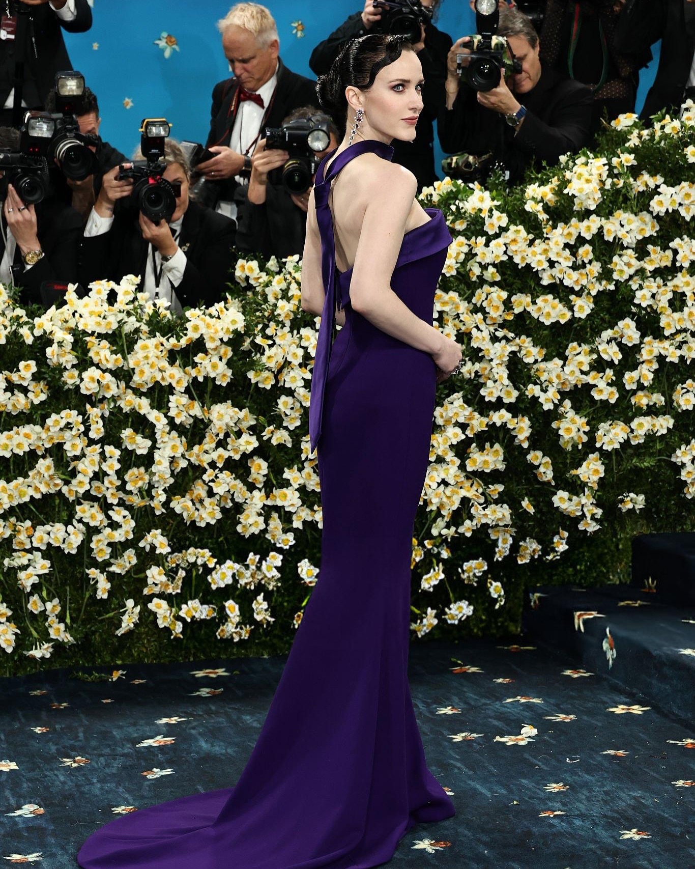 Rachel Brosnahan Shines At Met Gala Runway