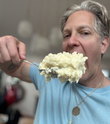 Ex-TV star coach asks fans for go-to spud tips, stirring cozy kitchen chatter igniting joy
