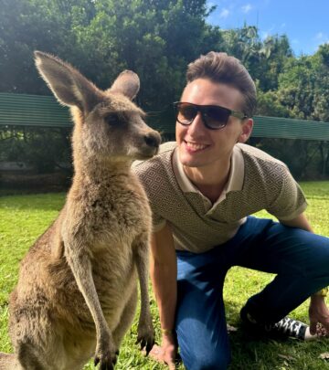 Band arrives in Australia after a zoo visit, ready to rock a big Brisbane show tonight!!!!