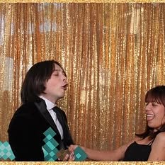 Reid Miller's Photo Booth Antics With Wife Go Viral