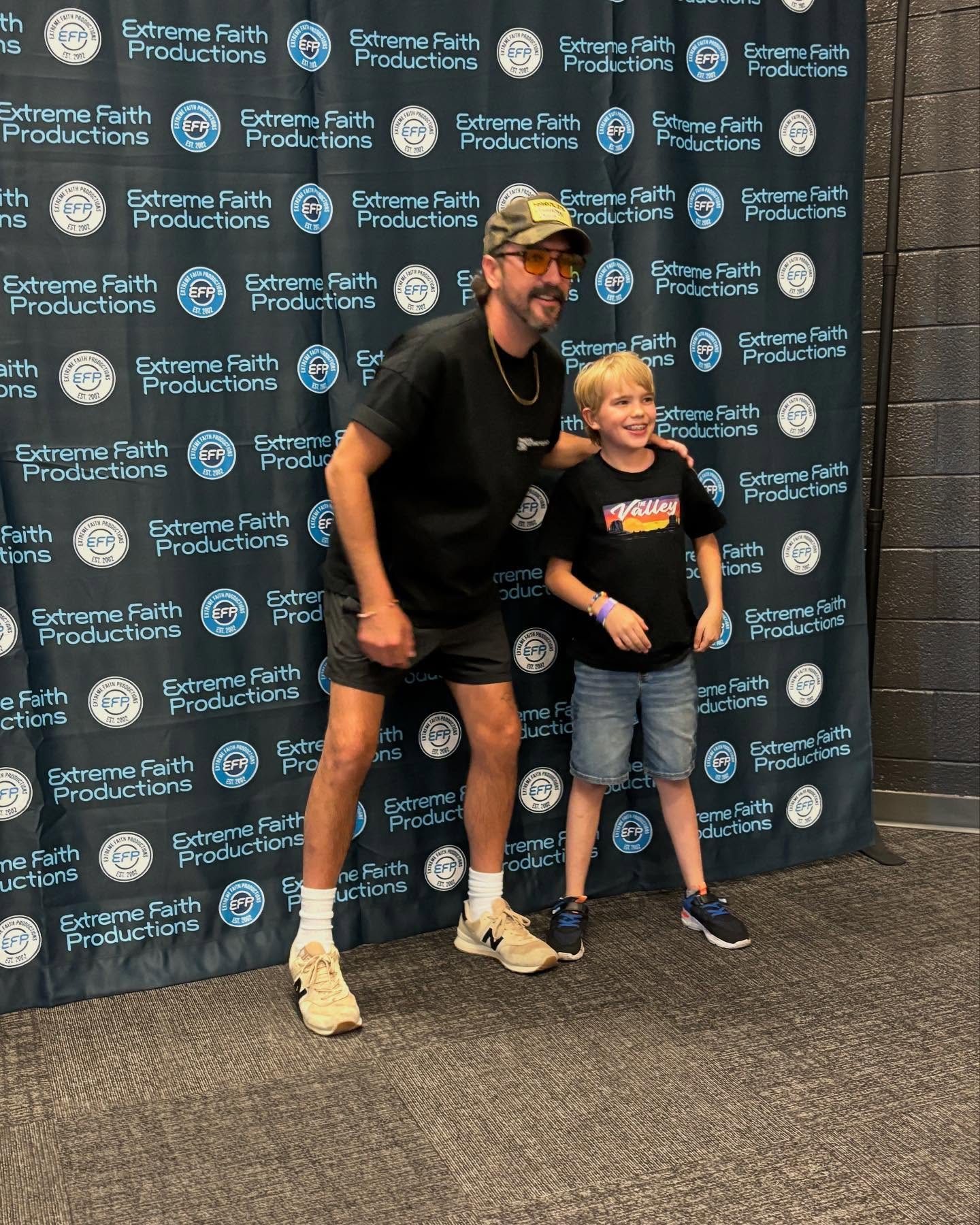 Rhett Walker Celebrates Time With Arizona Family
