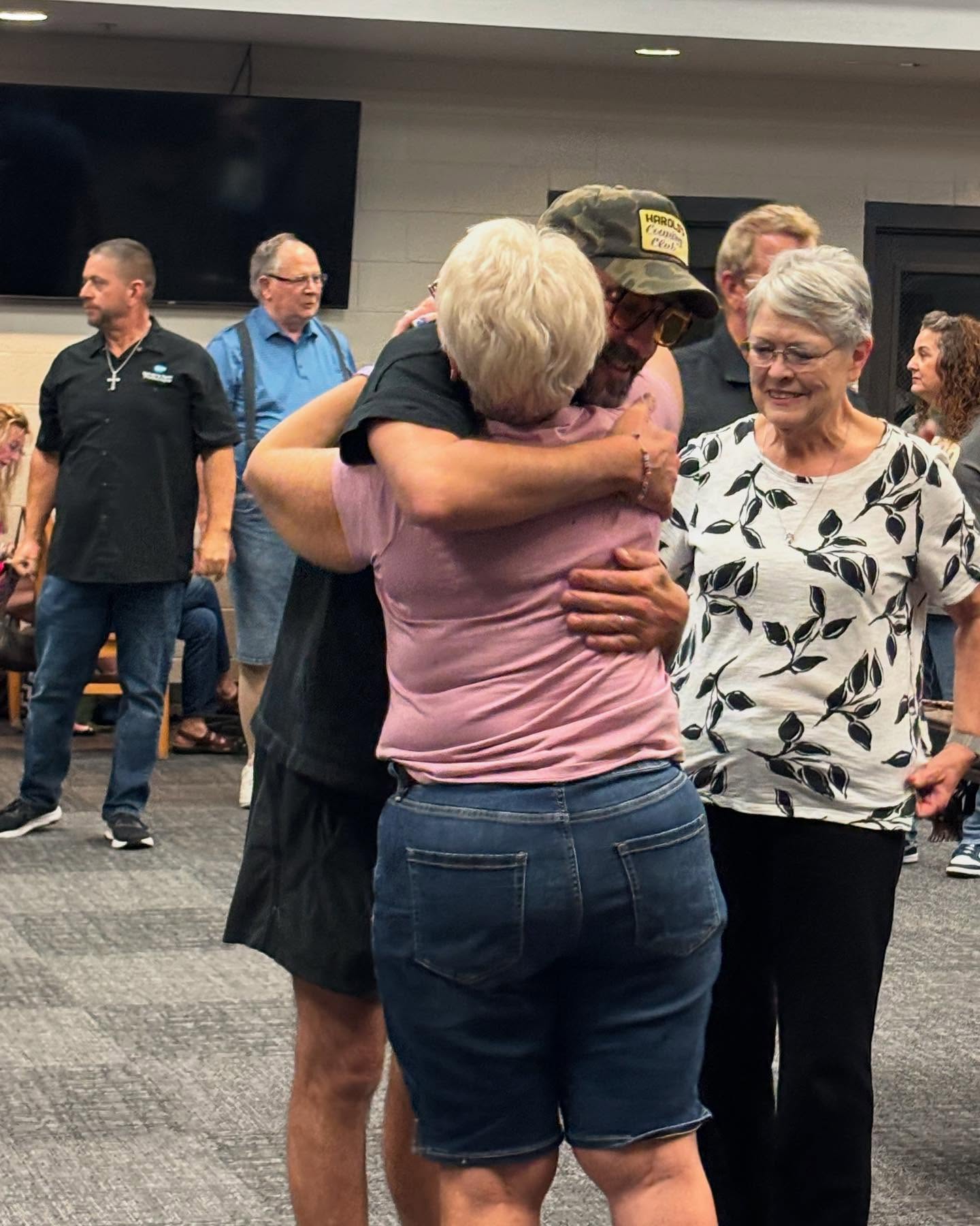 Rhett Walker Celebrates Time With Arizona Family