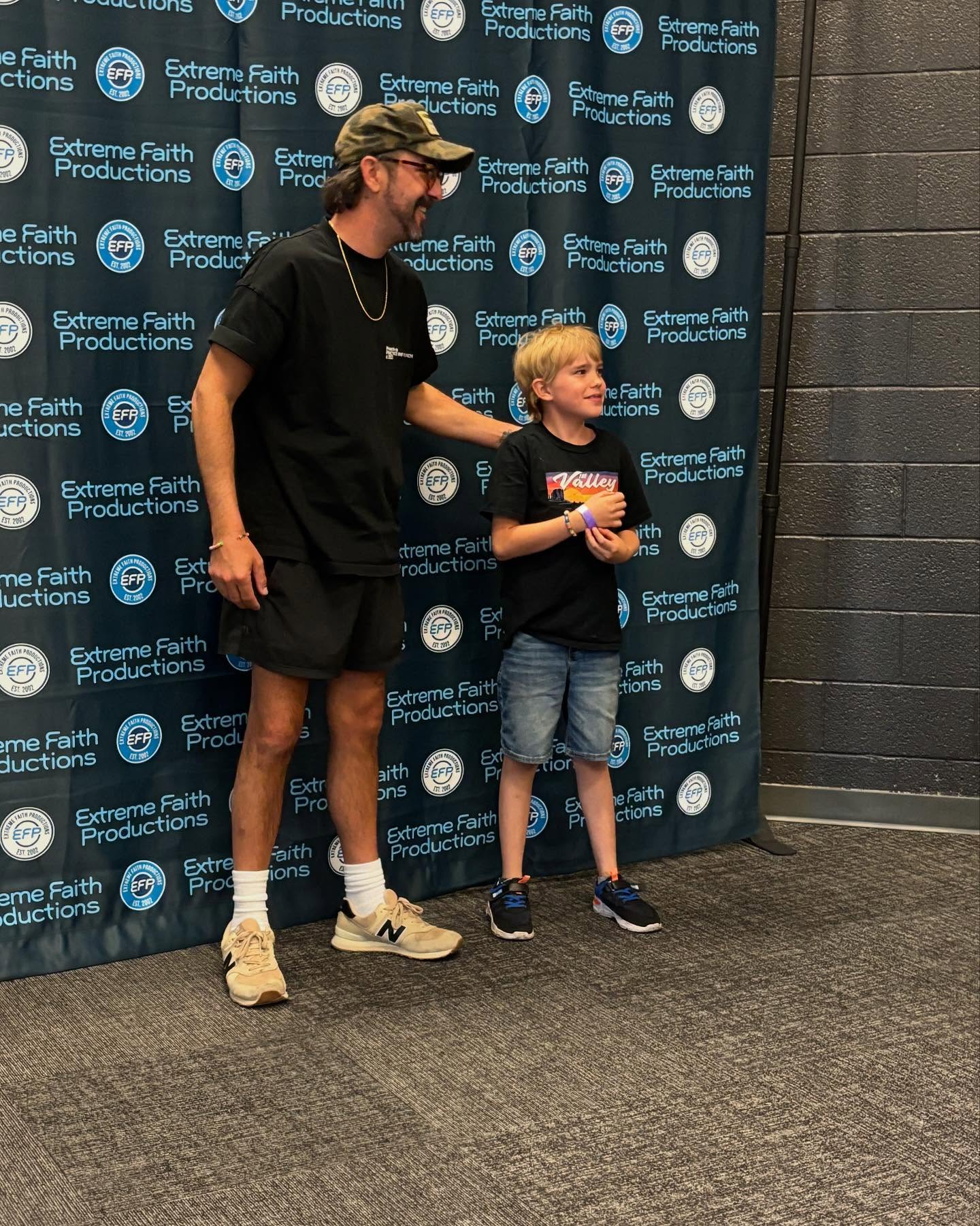 Rhett Walker Celebrates Time With Arizona Family