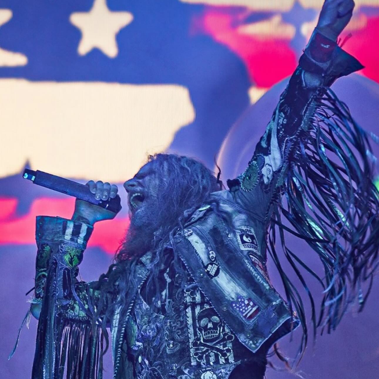Rob Zombie Rocks Daytona Beach Show Rob Zombie blows the roof off in Daytona Beach, delivering a night of pure rock intensity.