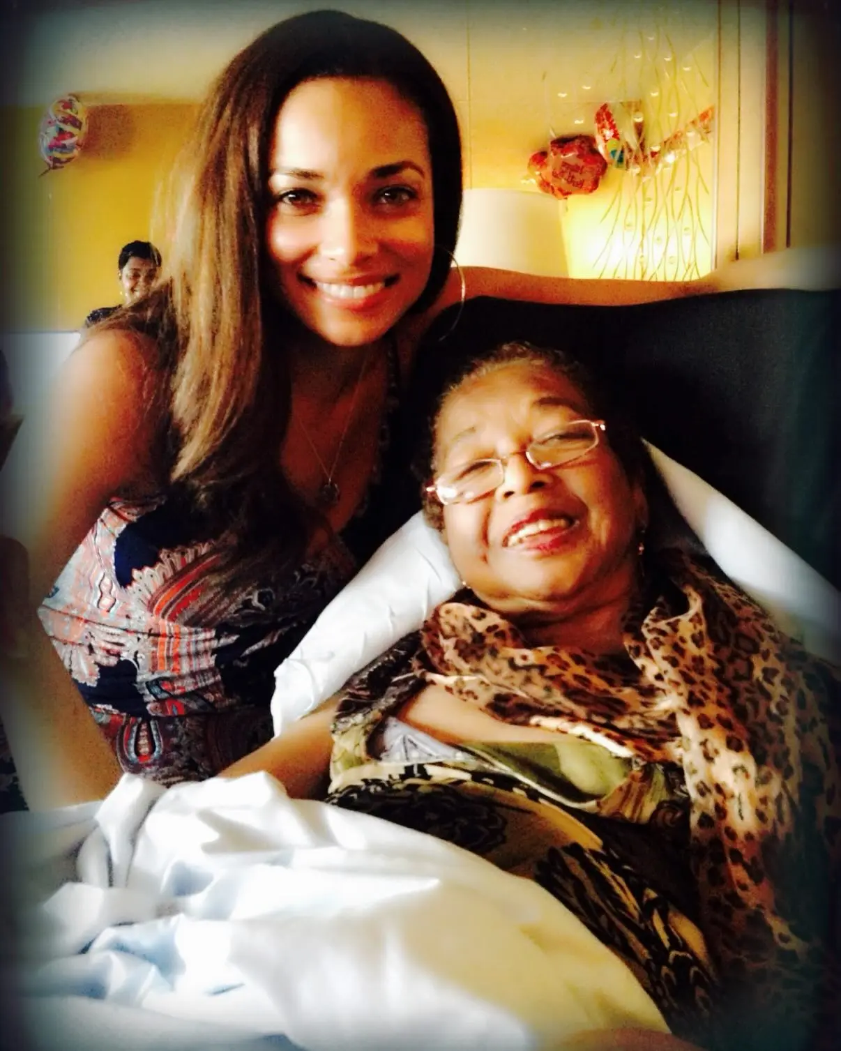 Rochelle Aytes Honors Late Mother On Heavenly Birthday Acclaimed actress Rochelle Aytes shares a heartfelt tribute in honor of her late mom today.