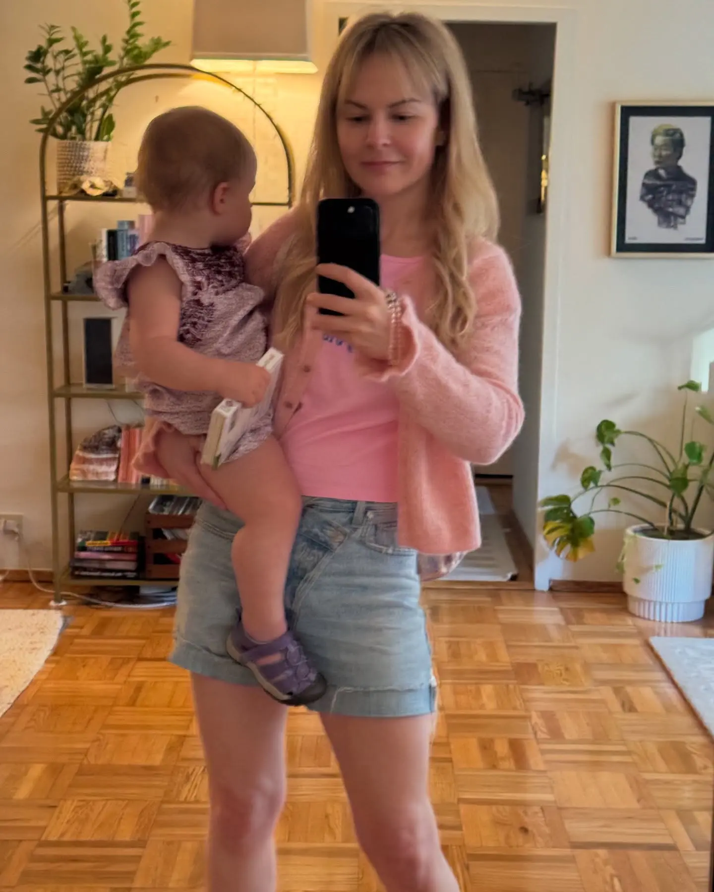 Rosebud Baker delivers witty beauty tips and playful quips for a fun Mother's Day vibe.!!