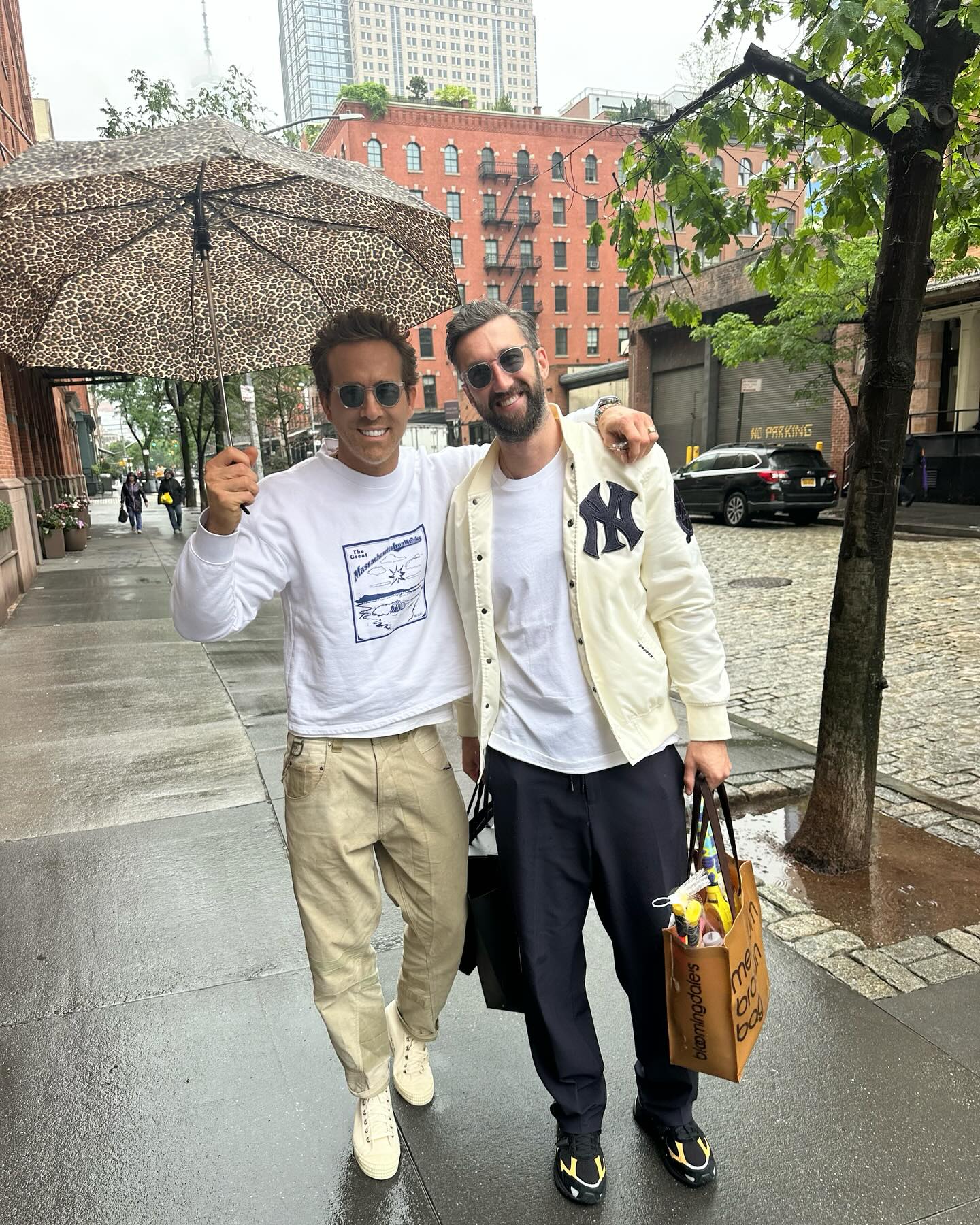 Sailing Into NYC With A Fresh Wind Of Glamour NYC embraces vibrant arrivals: @olliep9_ and @caitlin_palmerr_ infuse fresh coastal vibes.