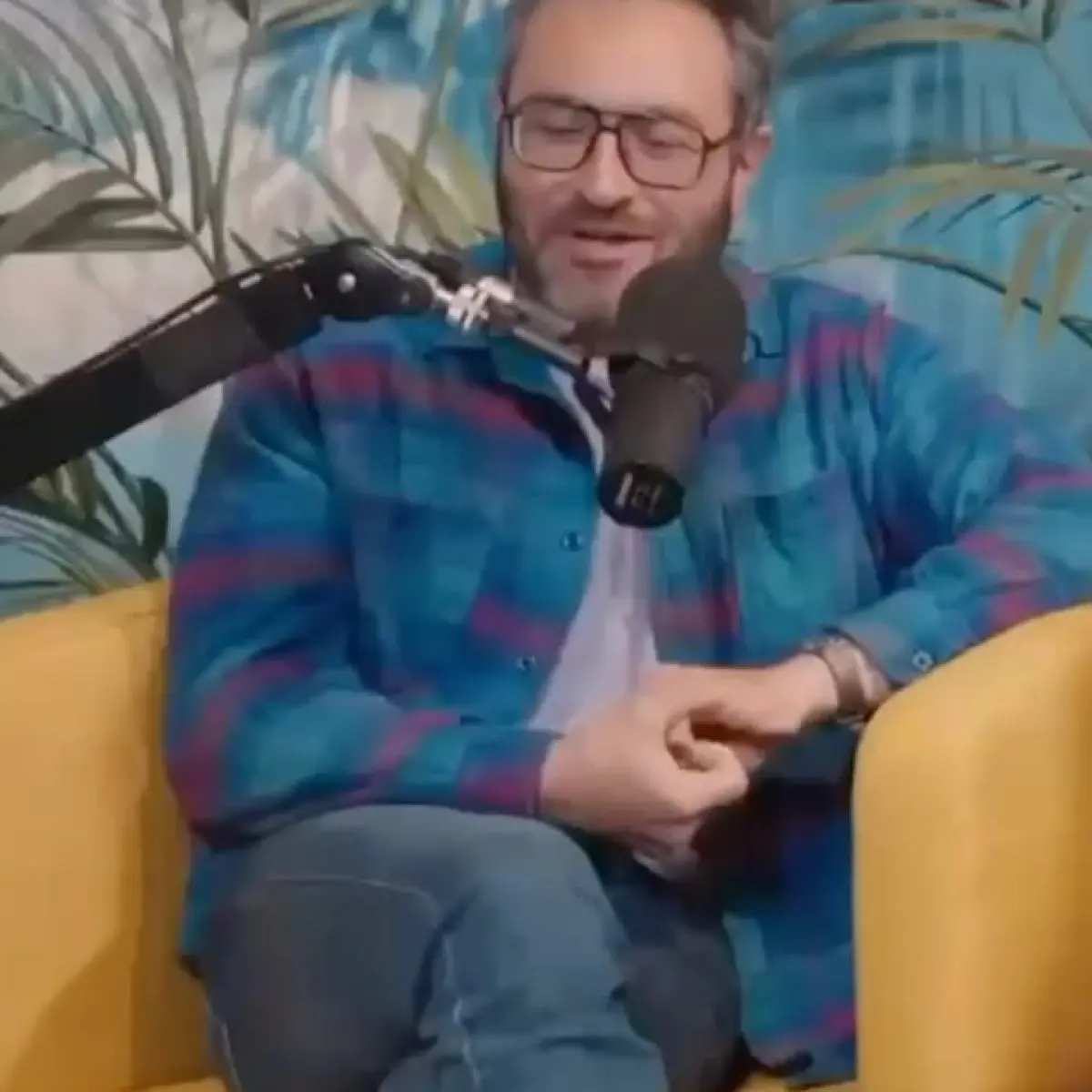 Sam Sanders Show Recession Indicator Episode Eliot W. Glazer champions top recession insights in the new episode available on podcasts!