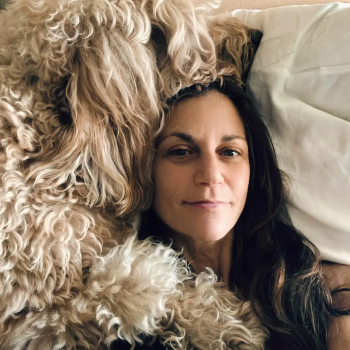 Samantha Harris Celebrates Adorable Puppy Love TV host Samantha shows her furry love as her pup steals the spotlight in pure bliss!! Yes