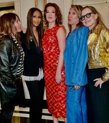 Sandra Bernhard Shines At Café Carlyle Night Out