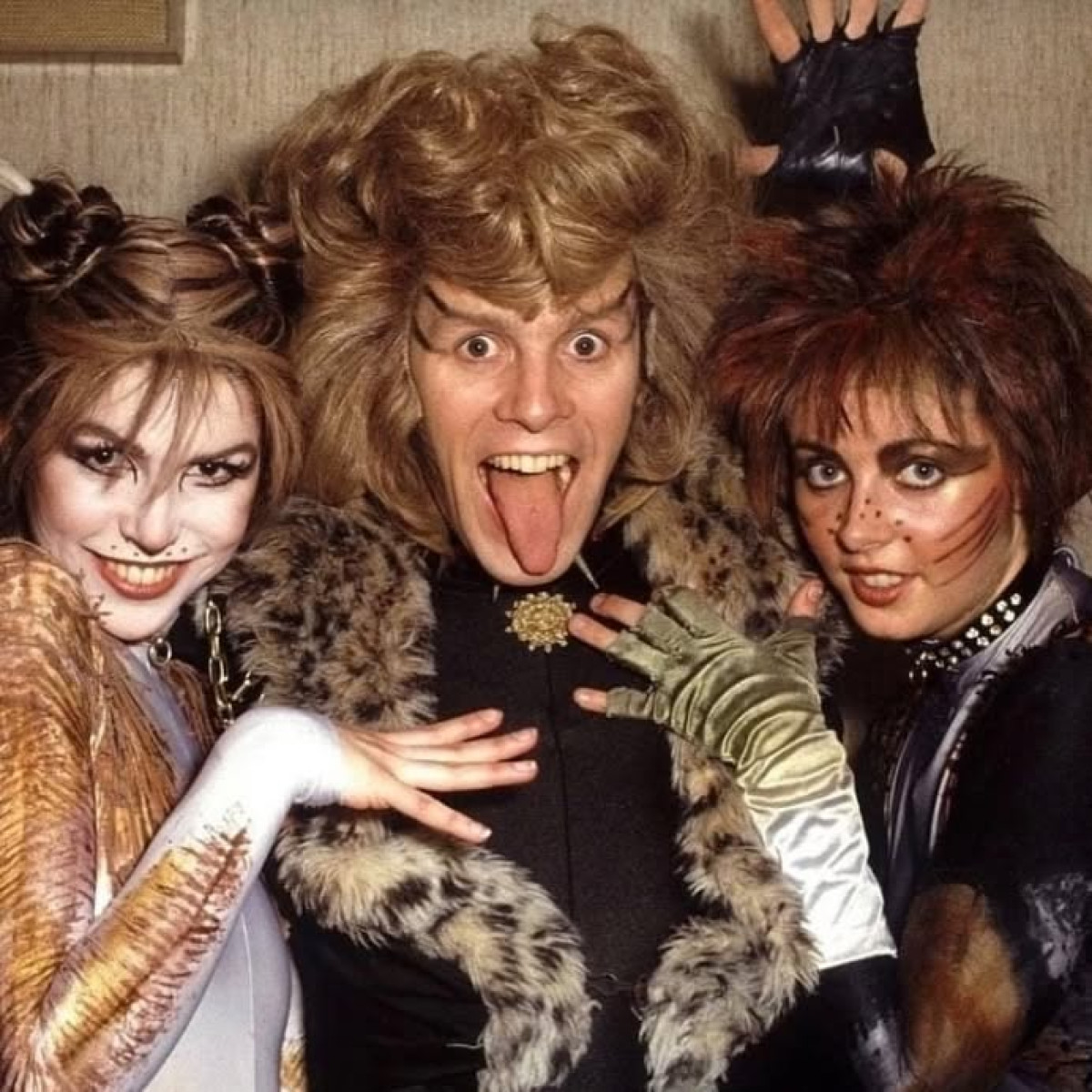 Sarah Brightman: A Historic Theatre Moment Celebrating debut as Jemima in Cats' West End premiere; 44 years of stage innovation wow!
