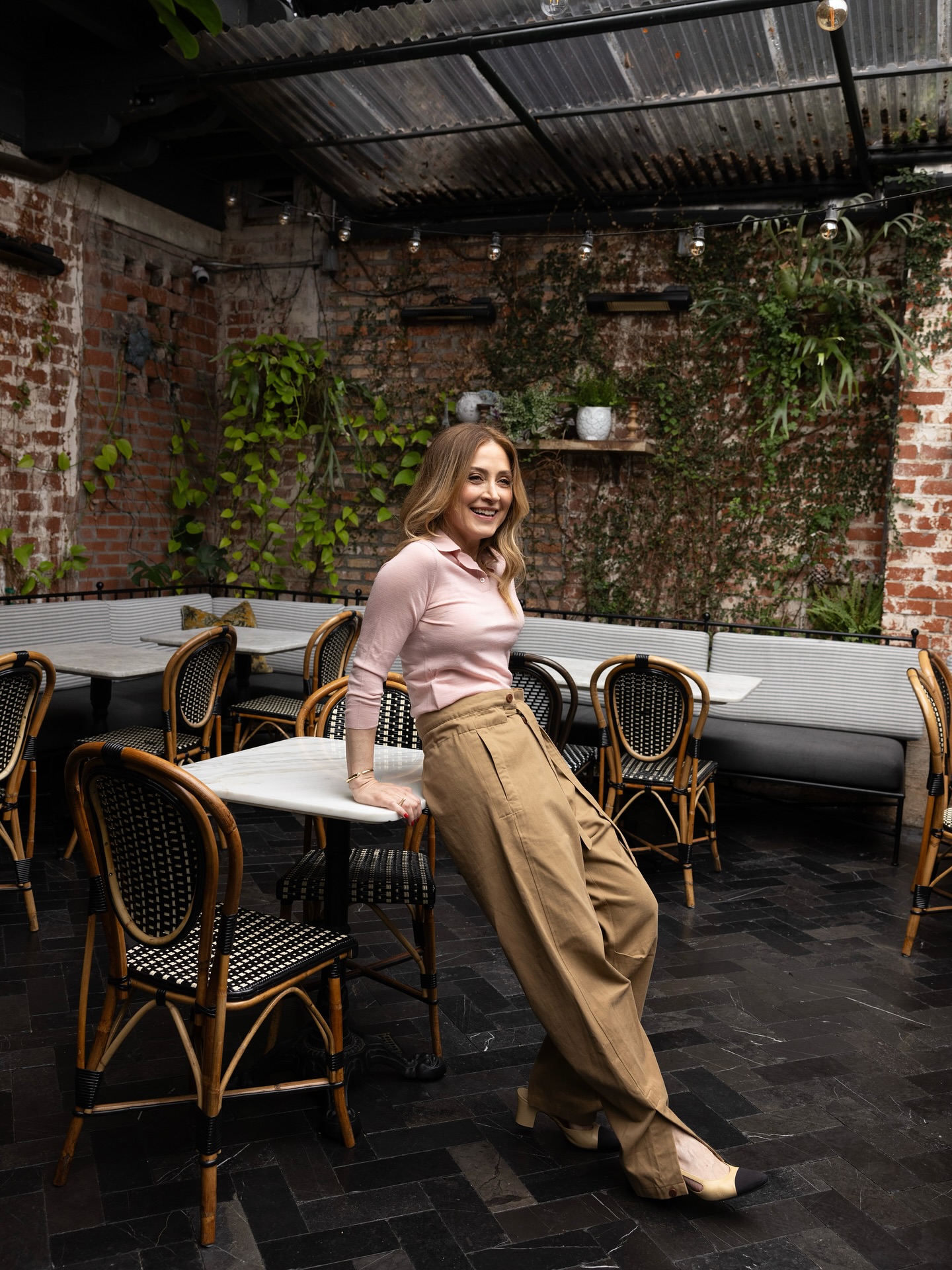 Sasha Alexander Embraces Spring Ease With Casual Style