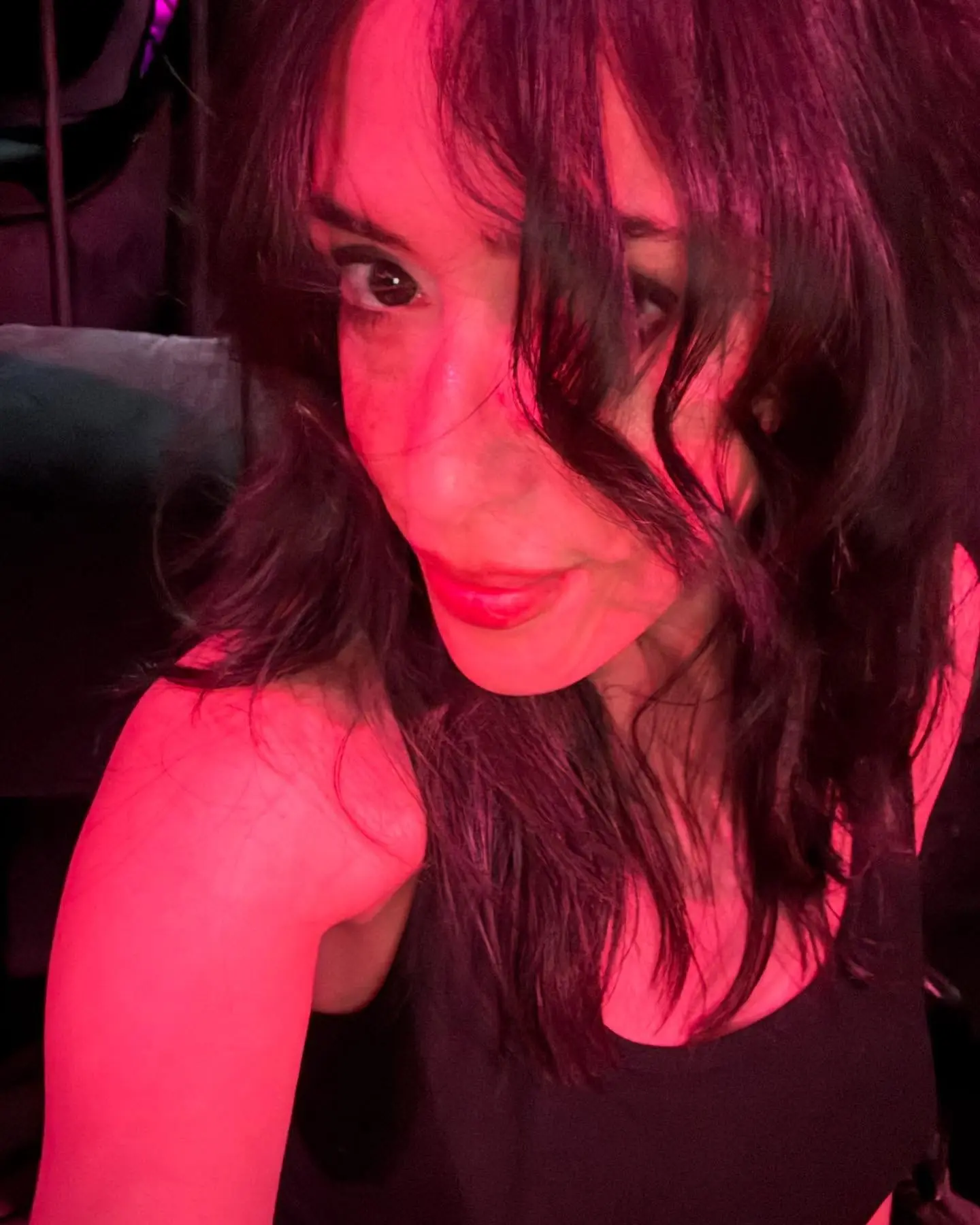 Saturday Night Fever: Aesha Waks Shines Lively dance moves and bold style light up Aesha Waks’s Instagram in a dazzling display!!