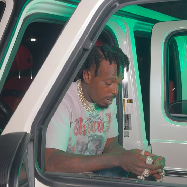 Sauce Walka Flexes In Raleigh With 100 Bags