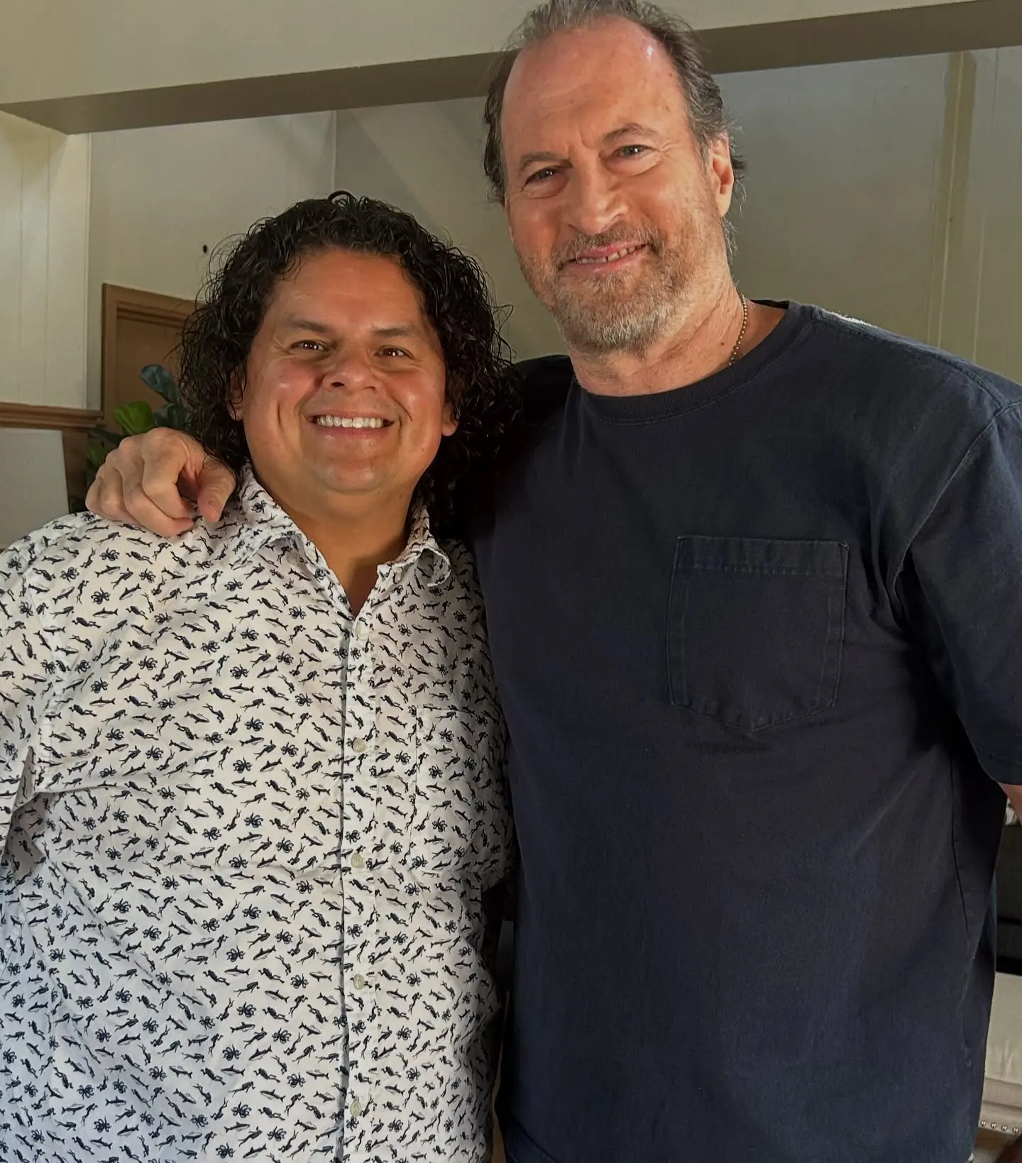 Scott Patterson Visits Stars Hollow and Celebrates Gilmore Girls at Hollywood Tour Event!!!