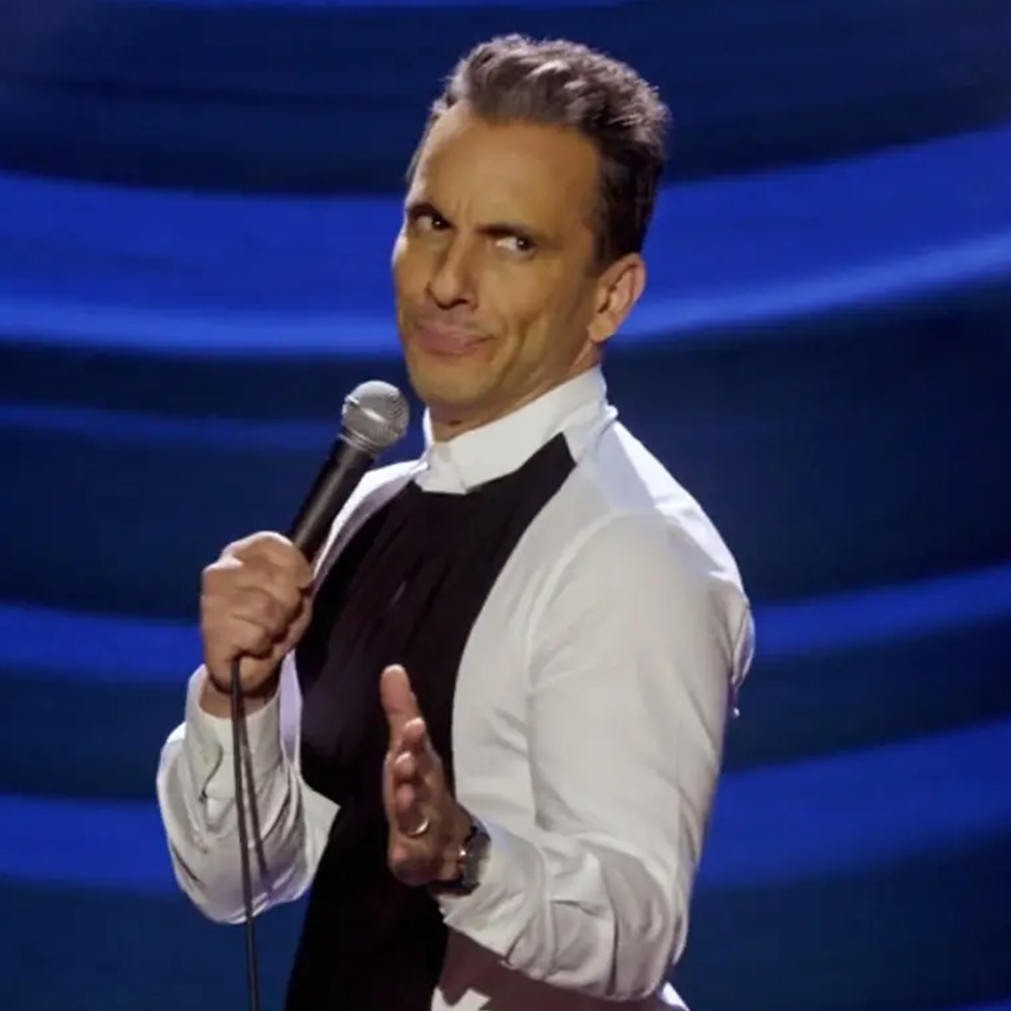 Celebrity humor meets relatable family drama in a post that mixes wit with life’s quirks!!