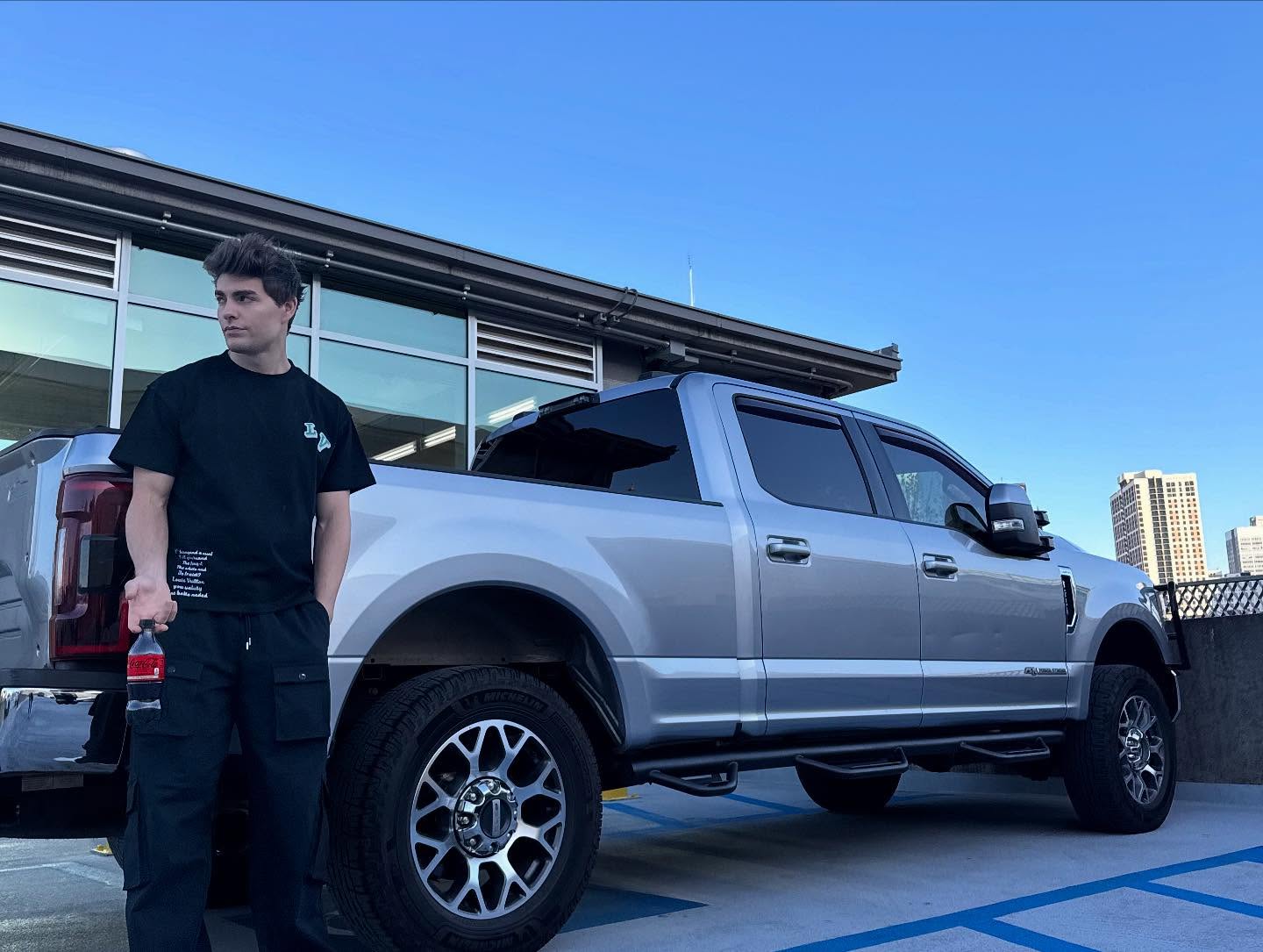 Seth Edeen Radiates Bold Confidence