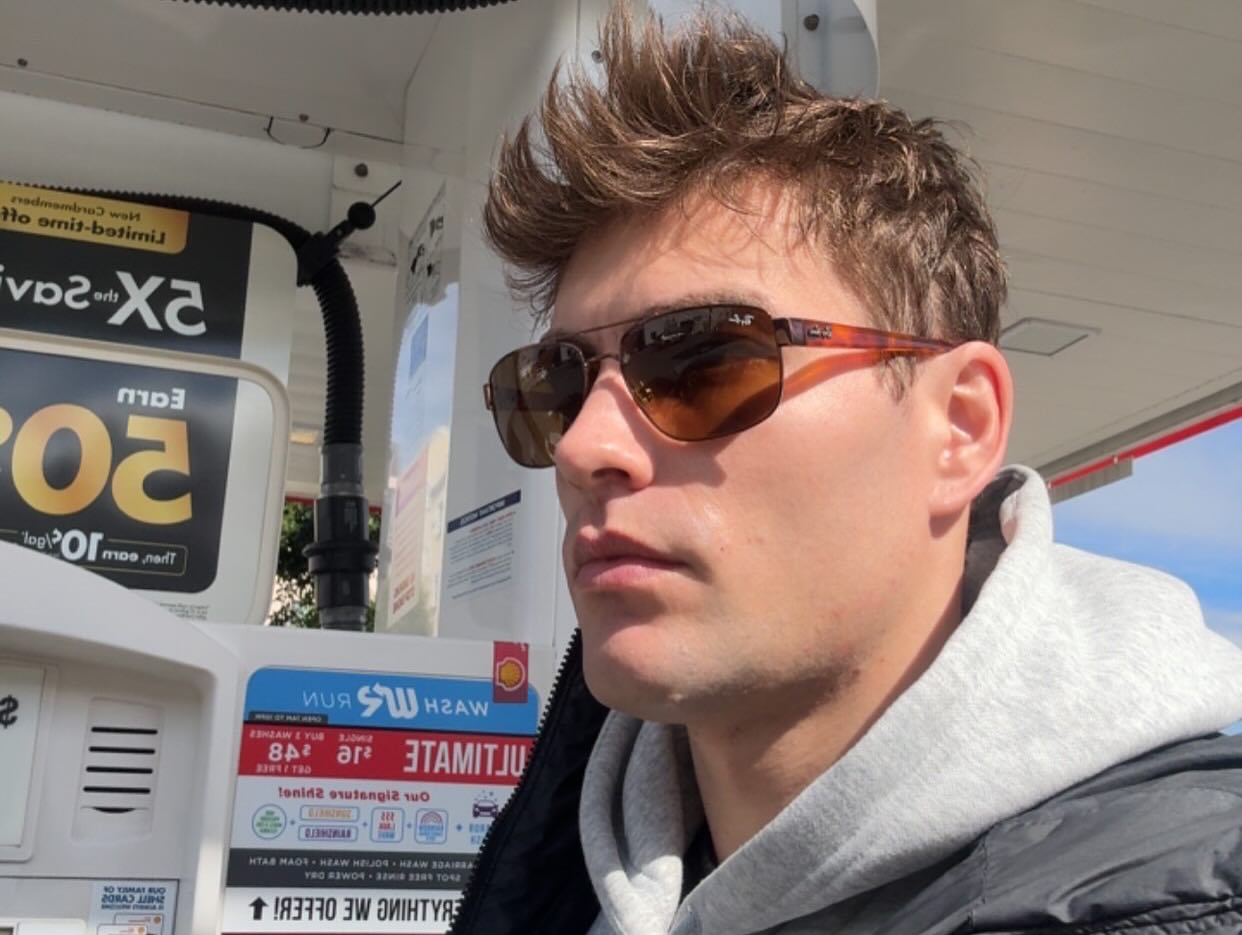 Seth Edeen Radiates Bold Confidence