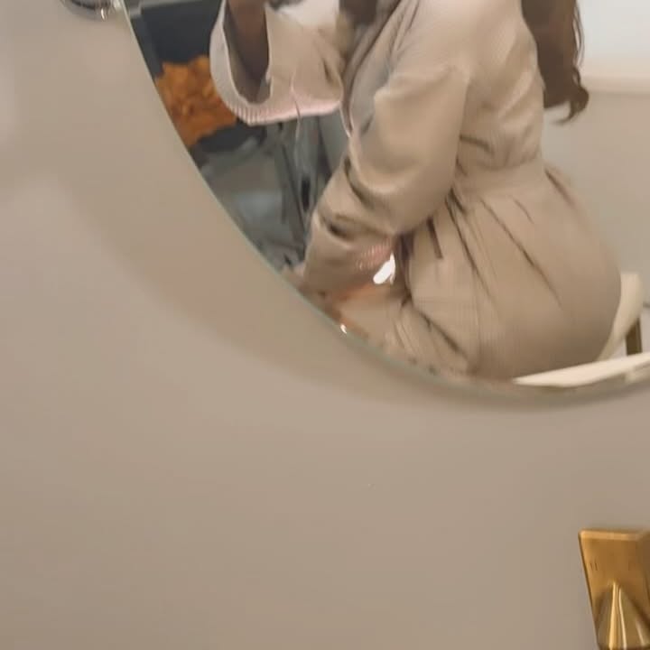 Shaquita Smith Channels 90s Vibes on Set