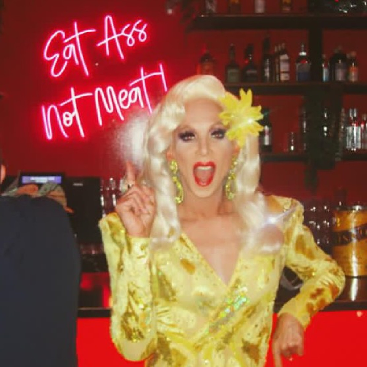 Irreverent quip from the celebrated entertainer as she hints at Oslo flair and vegan talks.
