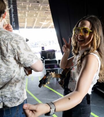 Sierra Dawn Hull Debuts At Outlaw Music Festival Amid Bird Incident
