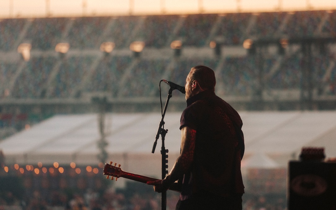 Social Distortion Ignites Apex Stage