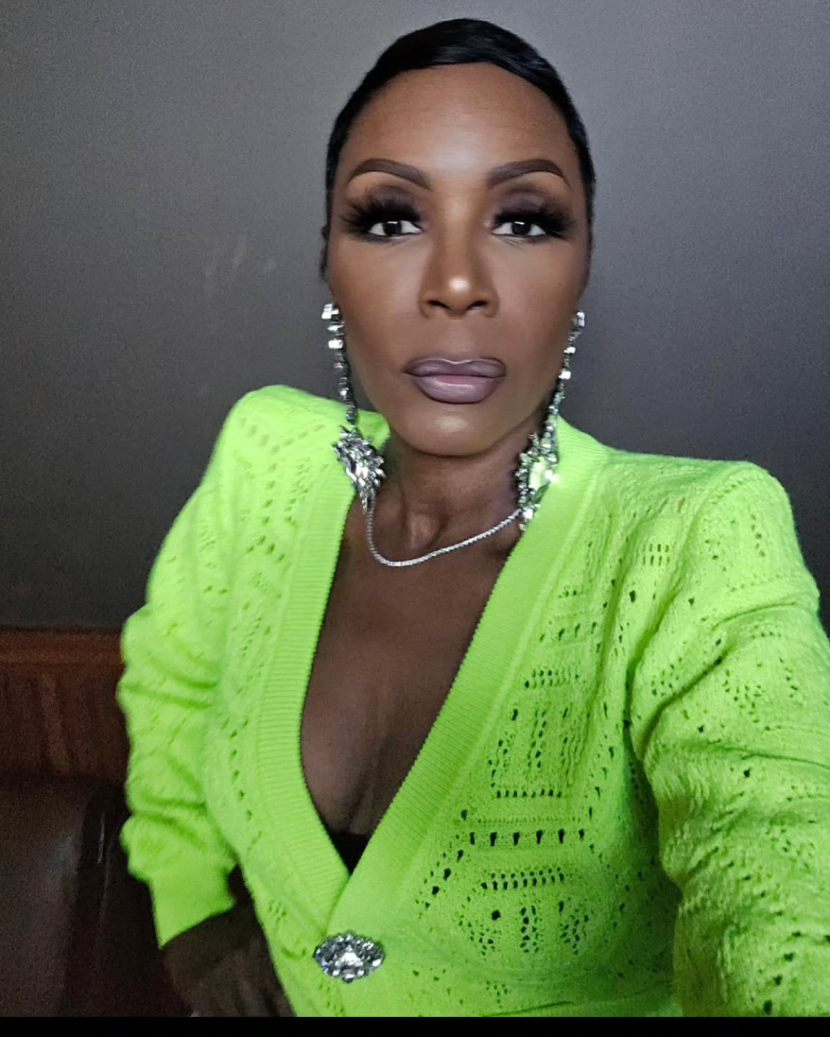 Sommore wraps Denver gig then flies to Wilmington.