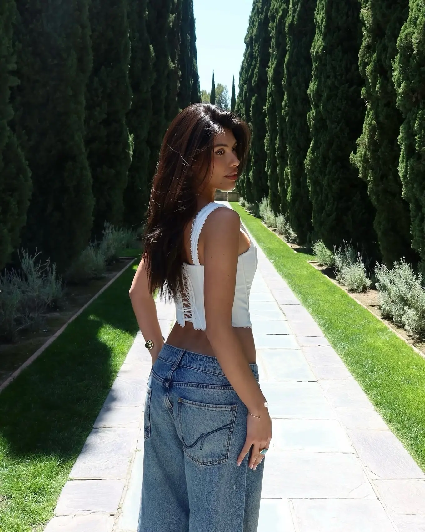 Sophia Del Rio’s Magical Instagram Moment Celebrity Sophia Del Rio dazzles followers with an enchanting display of magic and wonder