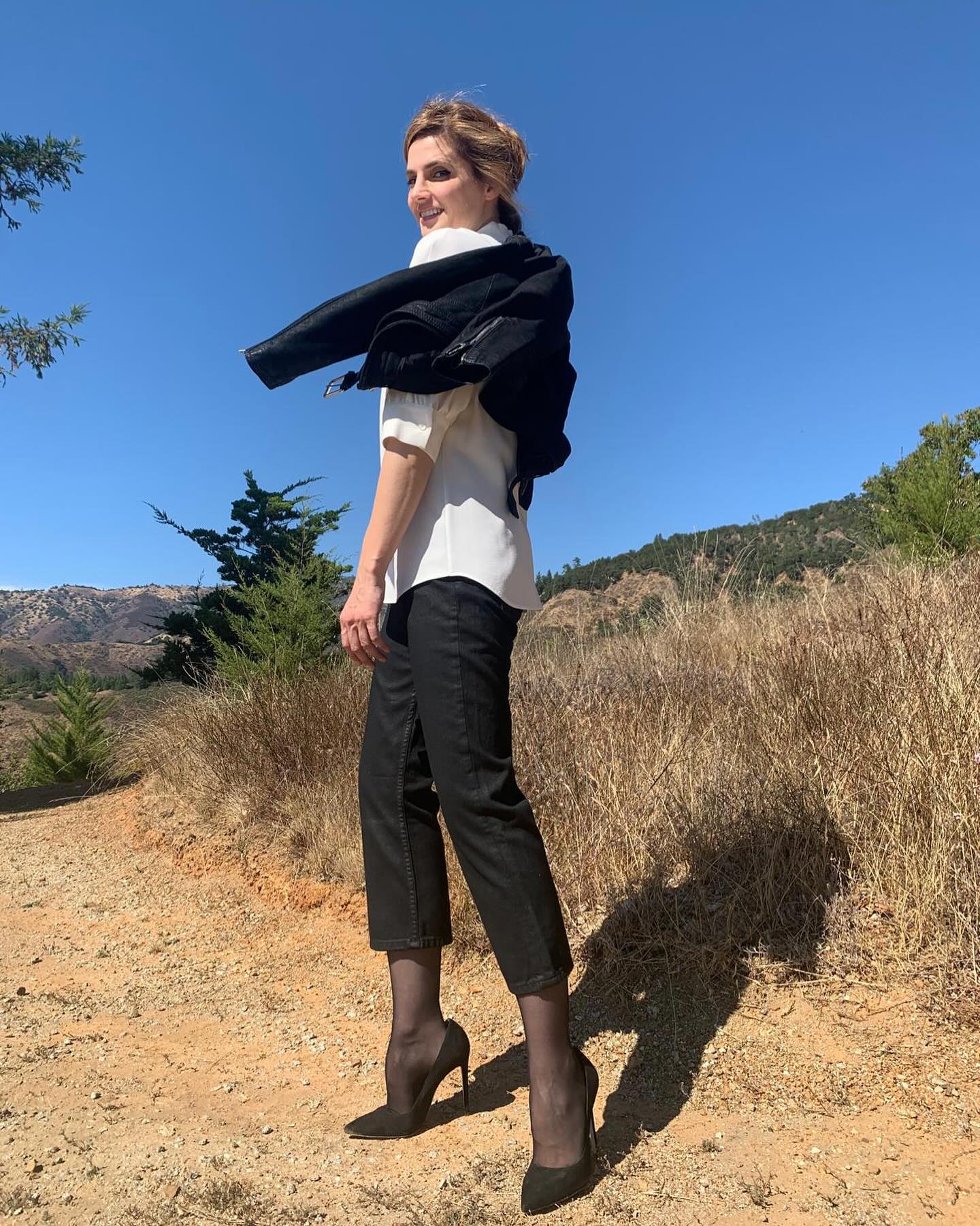 Stana Katic is back on the yoga mat; mixing fitness with wellness in a refreshed routine.